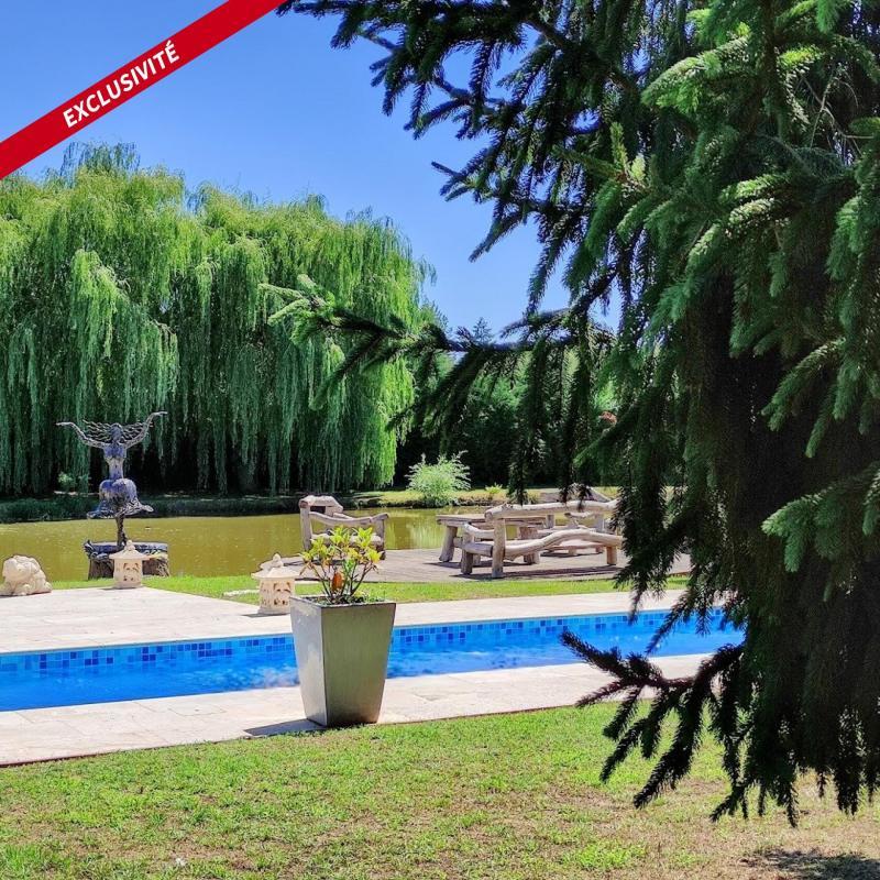 Maison traditionnelle - 271 m² - 8 pièces