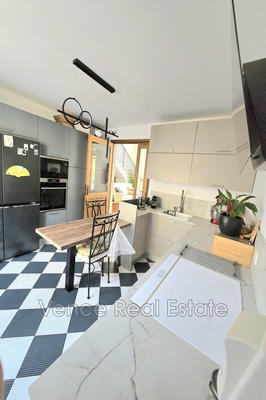 Maison - 171 m² - 6 pièces