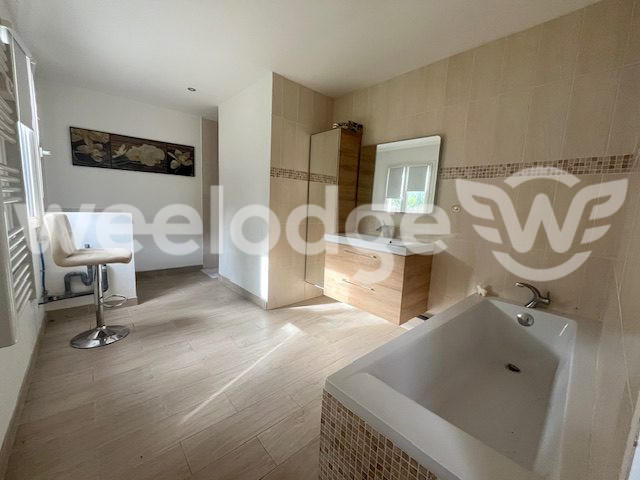 Maison - 100 m² - 6 pièces