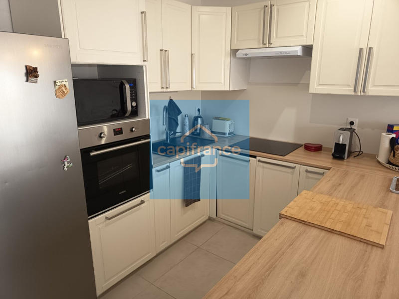 Maison - 93 m² - 4 pièces