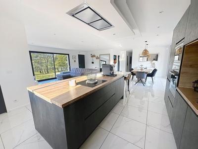 Maison - 149 m² - 4 pièces