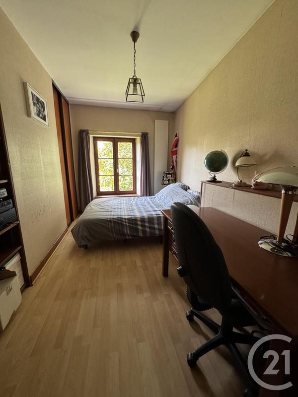 Maison - 210 m² - 7 pièces