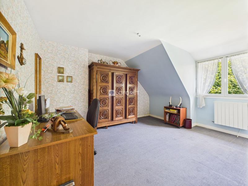 Maison traditionnelle - 215 m² - 9 pièces