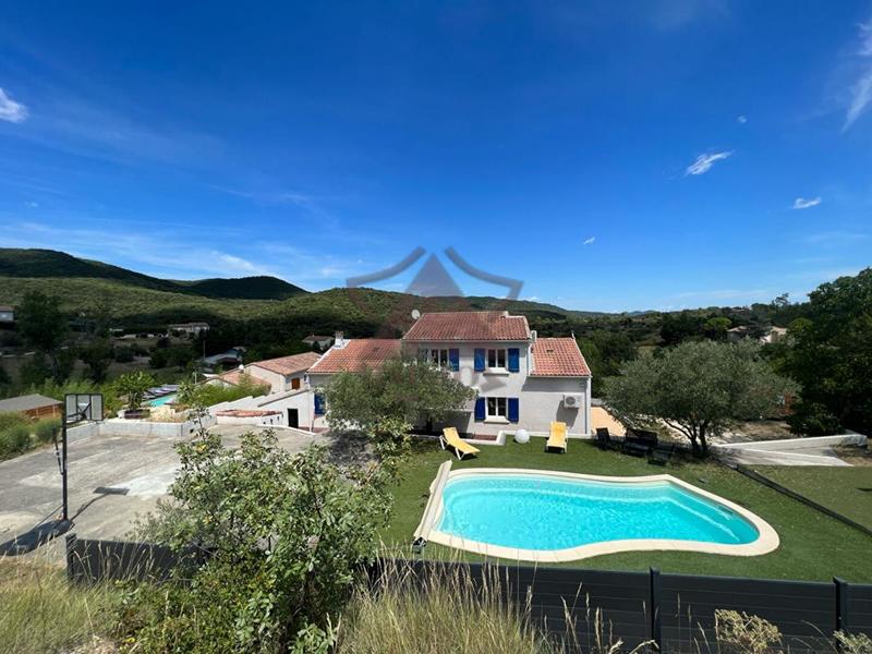 Maison - 166 m² - 10 pièces