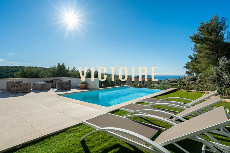 Villa - 258 m² - 6 pièces