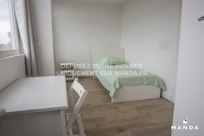 Chambre - 11 m² - 4 pièces