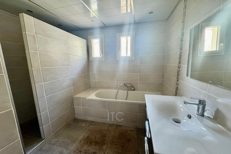 Villa - 120 m² - 5 pièces