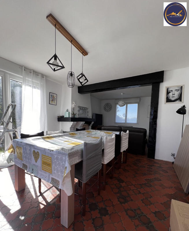 Maison traditionnelle - 128 m² - 9 pièces