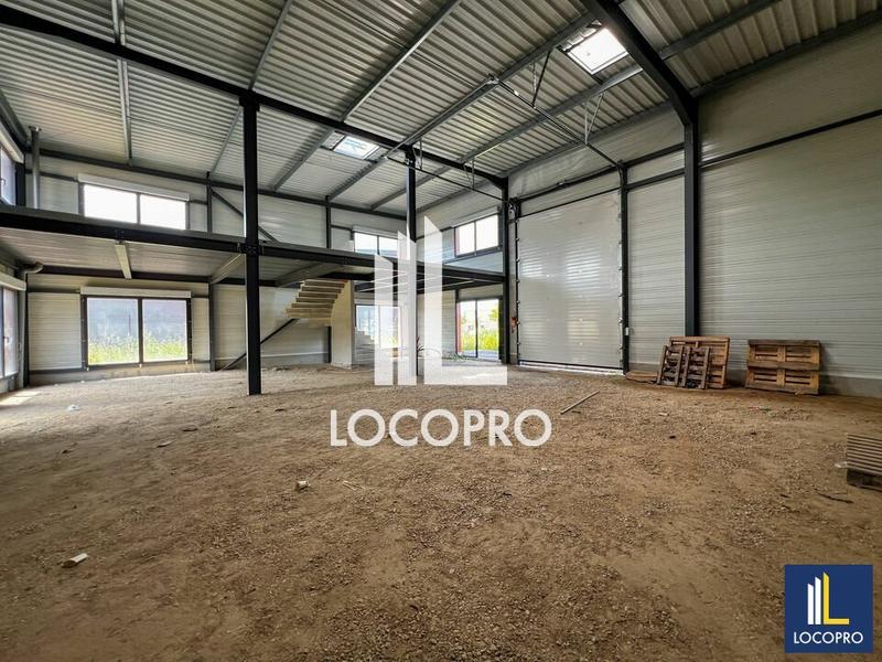 Local d'activité / Entrepôt - 252 m²