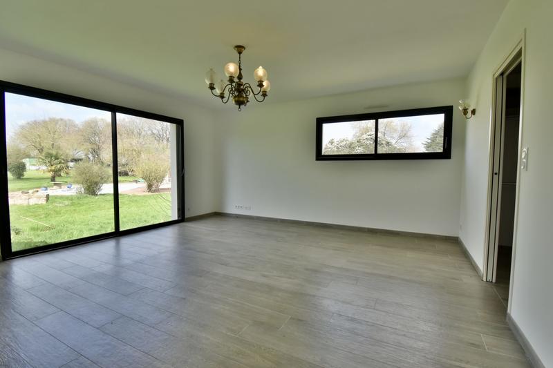 Maison contemporaine - 285 m² - 7 pièces