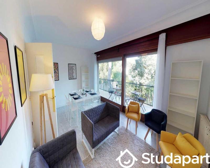 Chambre - 120 m² - 1 pièce