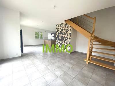 Maison - 88 m² - 6 pièces