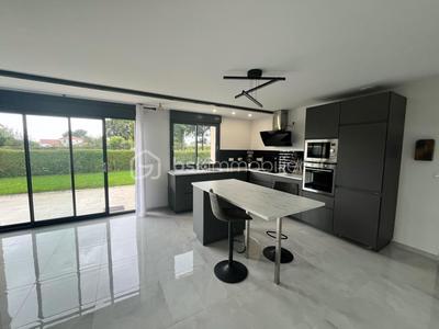 Maison - 104 m² - 4 pièces