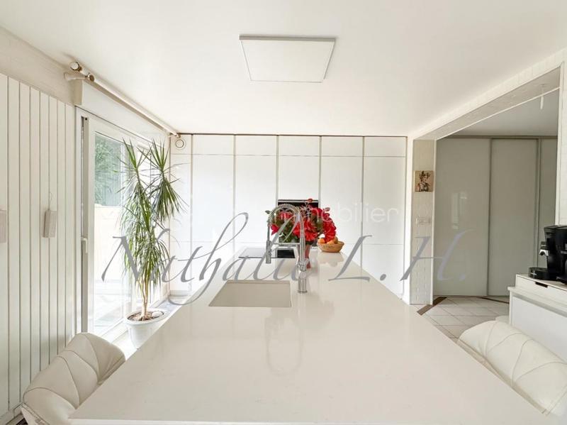 Demeure - 240 m² - 8 pièces