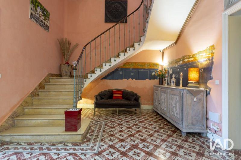 Maison - 331 m² - 8 pièces