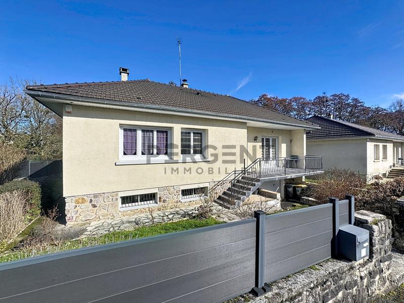 Maison - 95 m² - 5 pièces