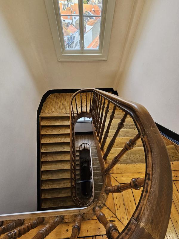 Maison - 303 m² - 12 pièces