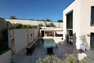 Maison - 226 m² - 6 pièces