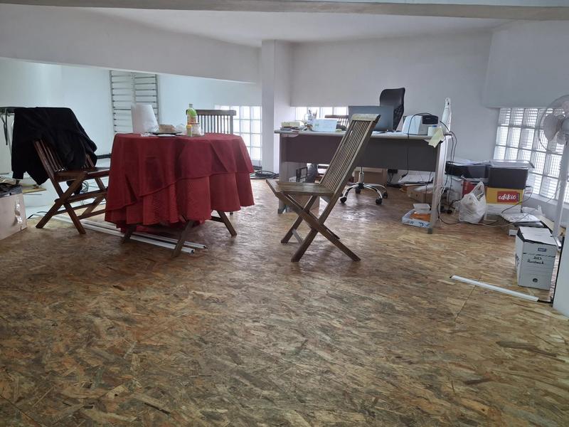 Magasins - 53 m² - 4 pièces