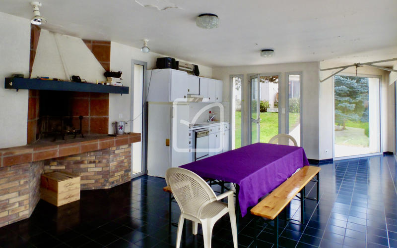 Maison - 250 m² - 15 pièces