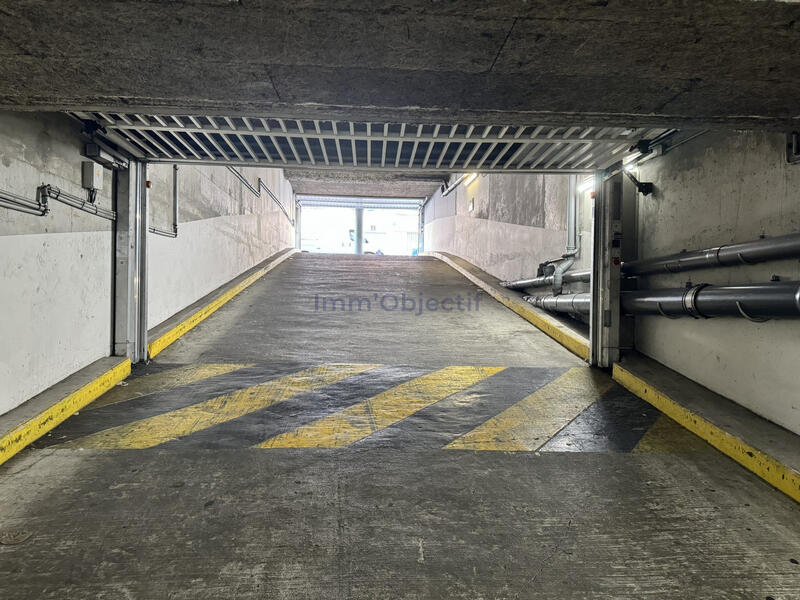 Parking / Garage - 12 m²