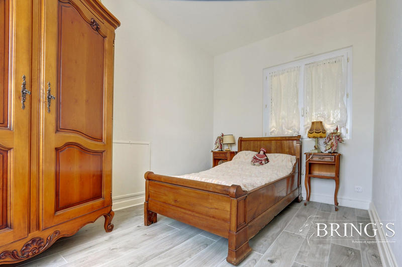 Maison - 188 m² - 8 pièces