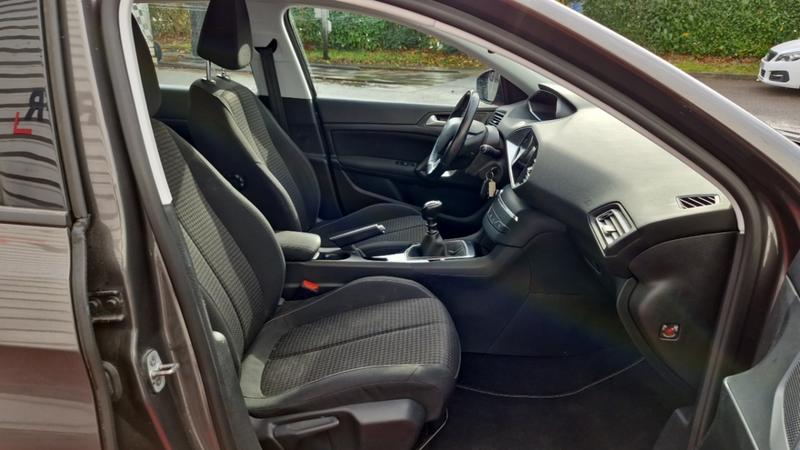 Peugeot 308 Sw bluehdi 130ch ss bvm6 active business