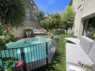 Maison - 180 m² - 5 pièces