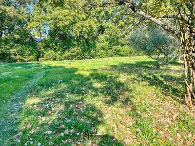 Terrain constructible - 725 m²