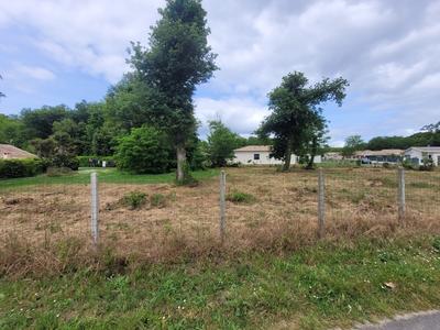 Terrain constructible - 1 244 m²