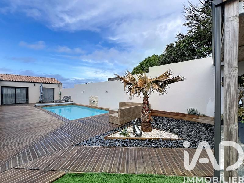 Maison - 211 m² - 6 pièces