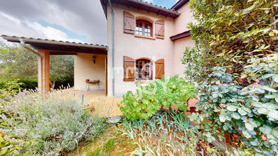 Maison - 231 m² - 7 pièces