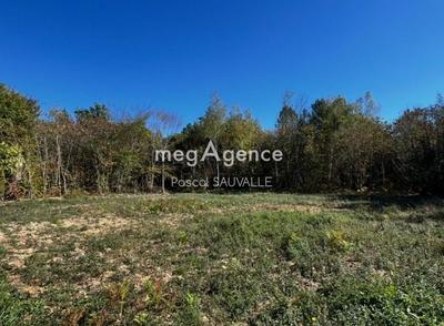 Terrain constructible - 2 670 m²
