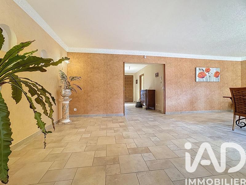 Maison - 210 m² - 10 pièces