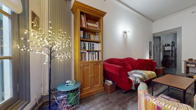 Appartement ancien - 77 m² - 4 pièces