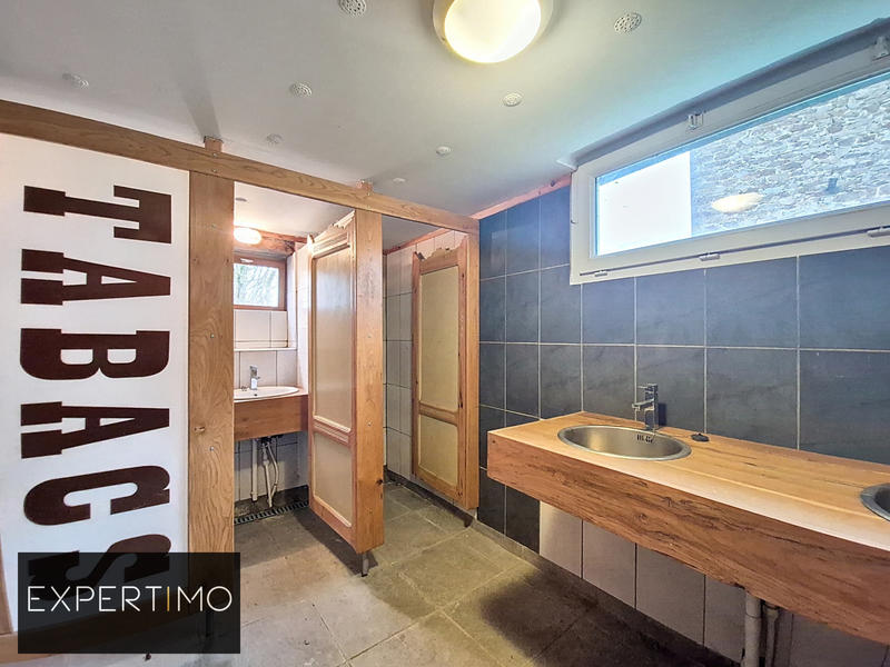 Maison - 216 m² - 11 pièces