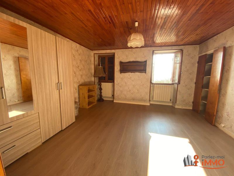 Maison - 166 m² - 9 pièces
