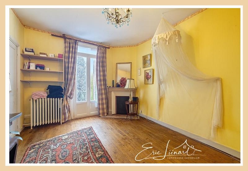 Maison - 229 m² - 9 pièces