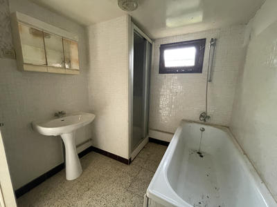 Maison - 99 m² - 5 pièces