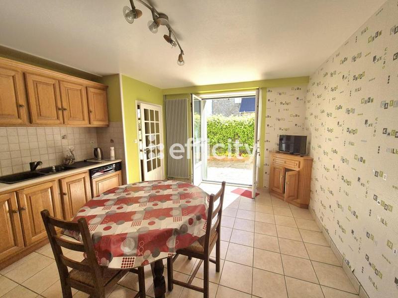 Maison - 200 m² - 7 pièces