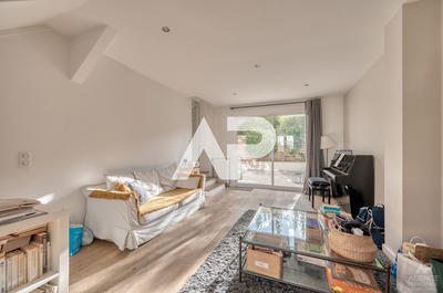 Maison - 206 m² - 10 pièces