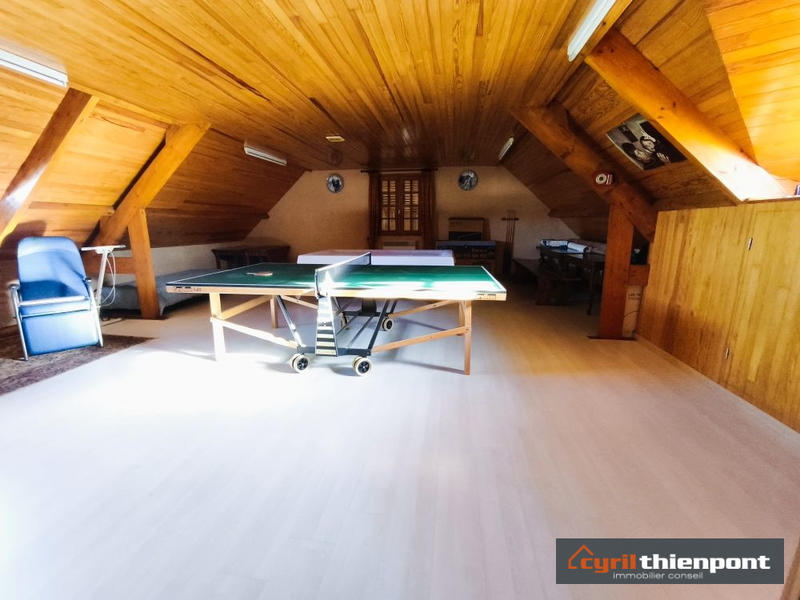 Pavillon - 230 m² - 7 pièces