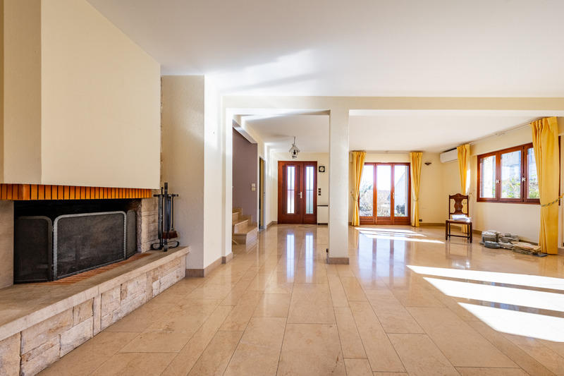 Maison - 186 m² - 8 pièces