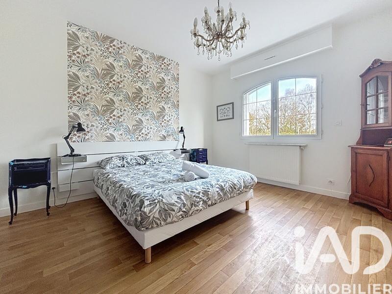 Maison - 328 m² - 8 pièces