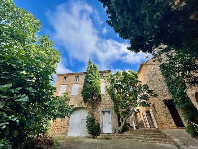 Maison de maîtres - 1 200 m² - 7 pièces