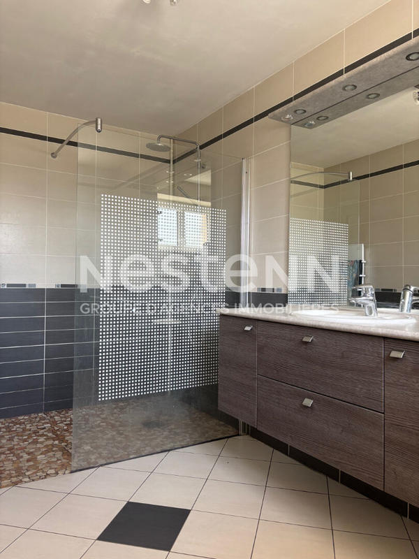 Maison - 270 m² - 7 pièces