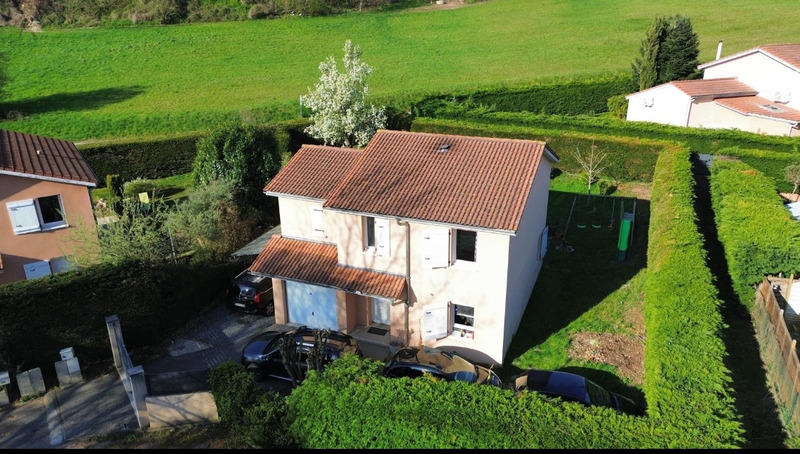 Maison - 94 m² - 5 pièces