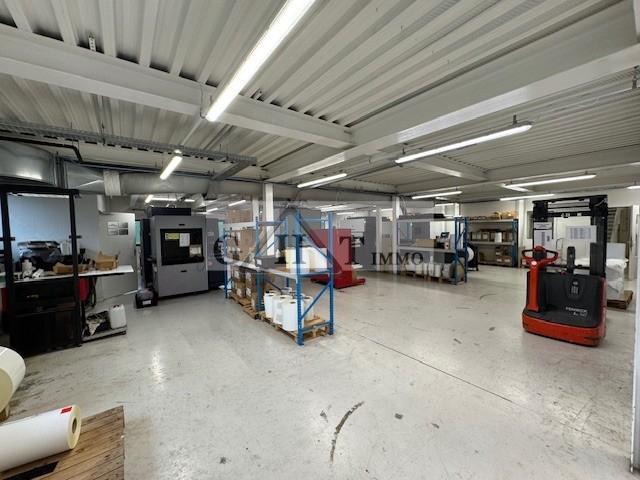 Entrepôt - 1 626 m²
