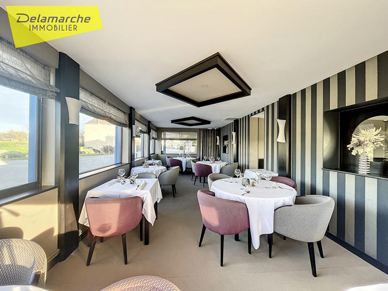 Maison - 265 m² - 9 pièces