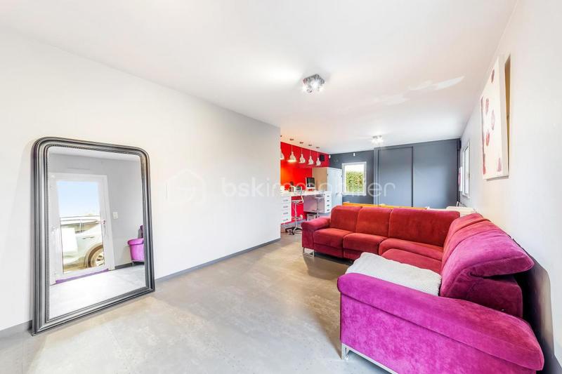 Maison - 305 m² - 8 pièces
